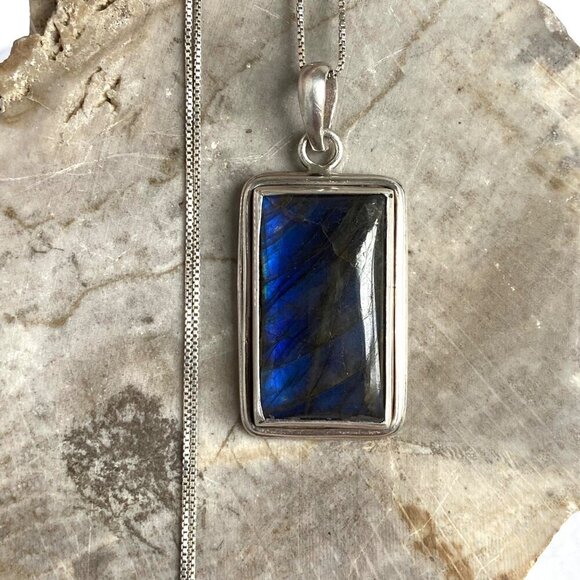 Sterling Silver 925 Bezel Set Blue Flash Labradorite Pendant Necklace 18" Chain - Picture 6 of 16